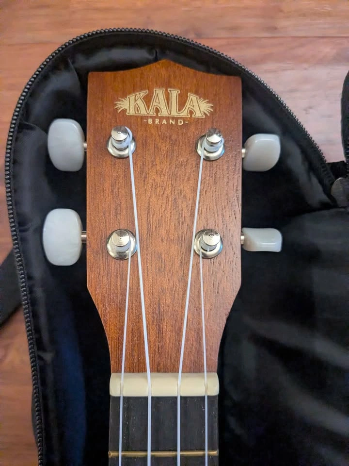 Kala Ukulele (KA-15S) with Case - photo 3