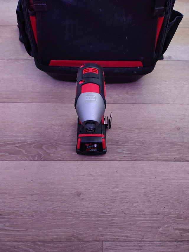 Milwaukee M18 Impact Driver + Battery (Tool Only) - photo 3