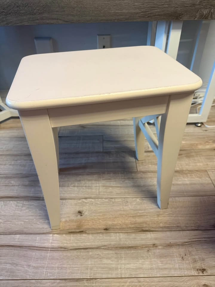 Cream Vanity Wooden Stool - photo 2
