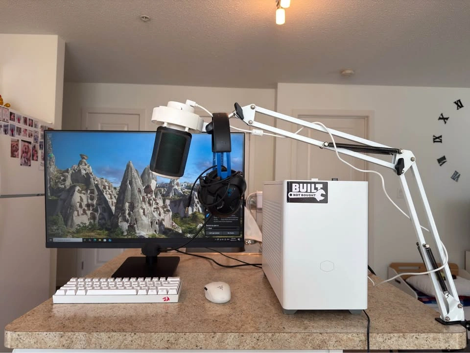 i3-12100 w/ 6650xt GPU (SFF Plug and Play PC) - photo 2