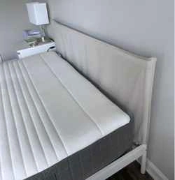 Queen Mattress and Bed Frame - Great Condition - photo 3
