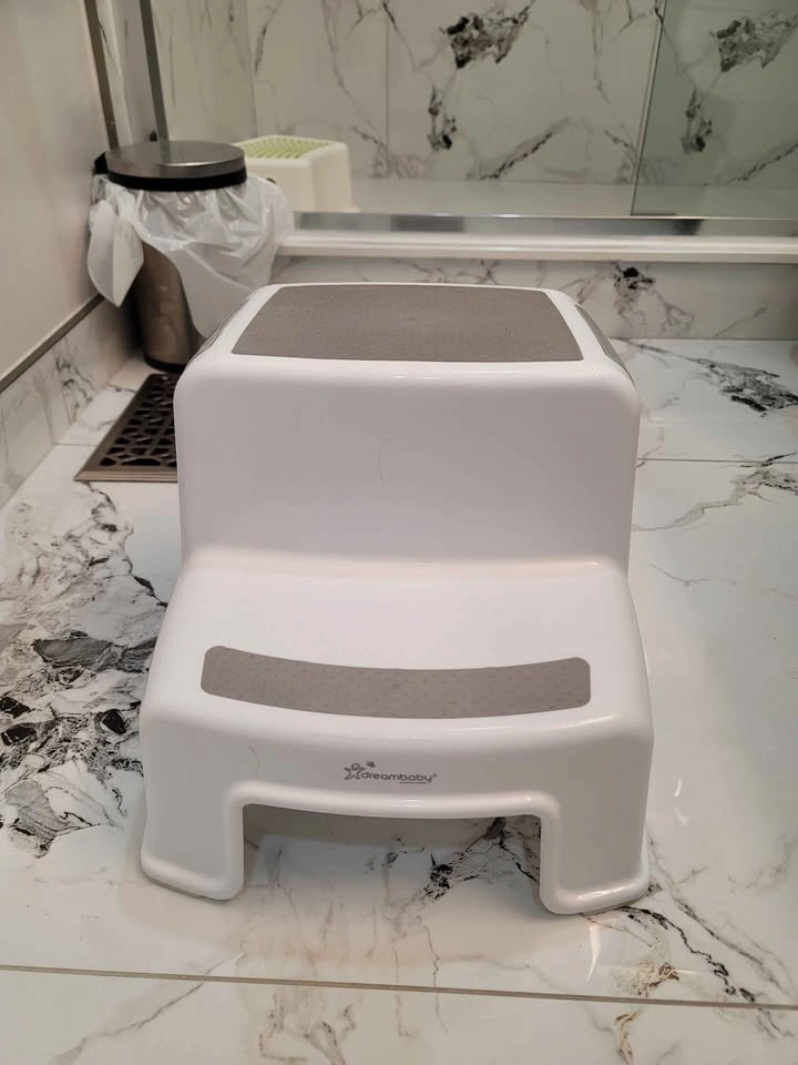Toddler Step Stool With Non Slip Base - photo 3