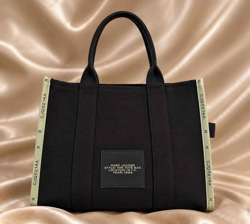 Authentic Marc Jacobs The Tote Bag Jacquard Black - photo 2