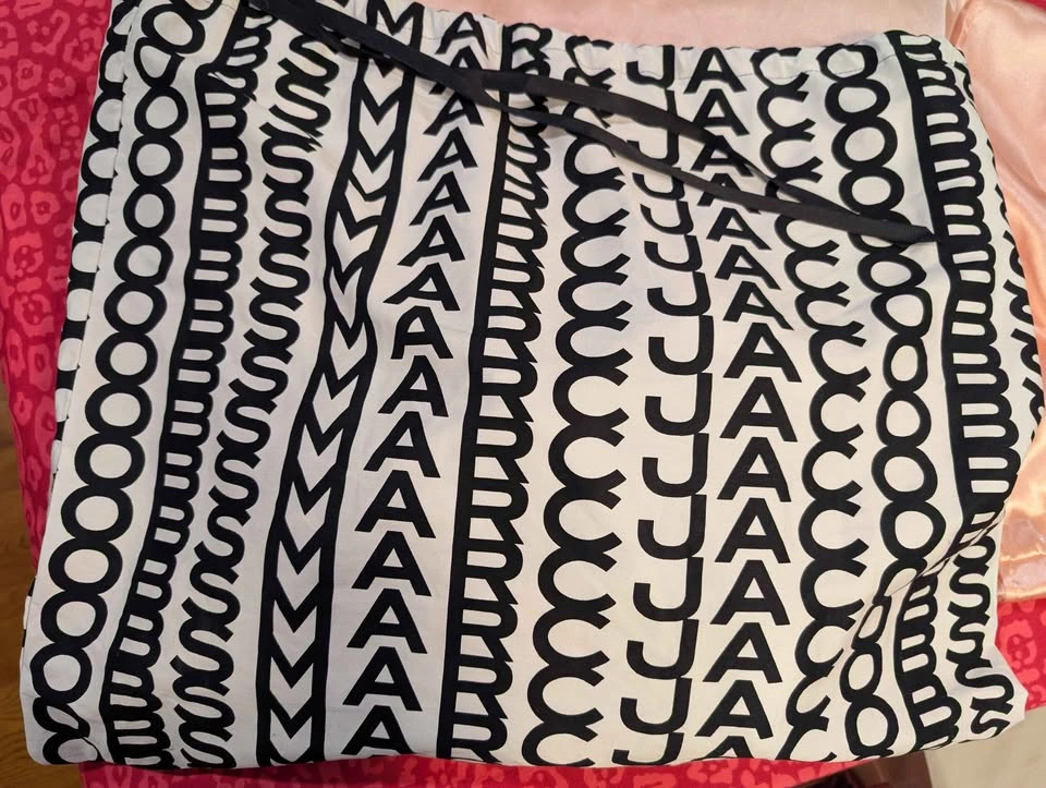 Authentic Marc Jacobs The Tote Bag Jacquard Black - photo 3