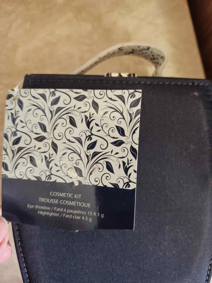 Cosmetic kit - photo 5