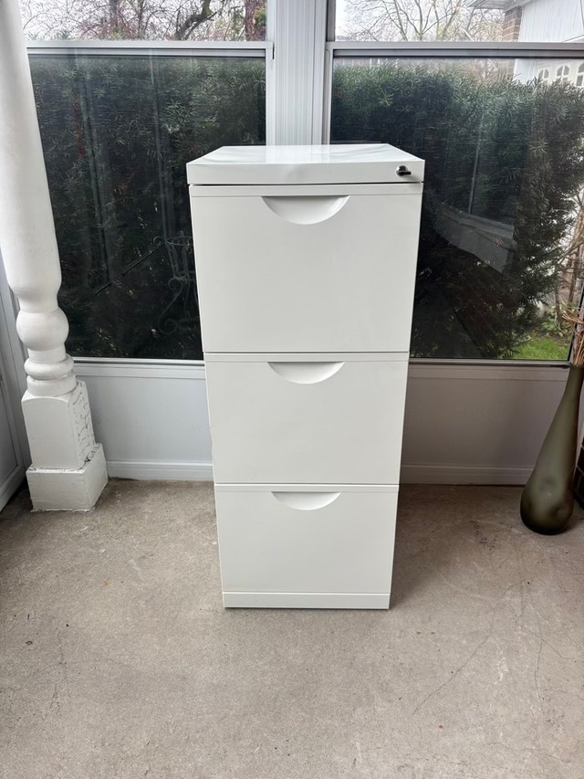 White Metal 3-Tier Filing Cabinet with Lockable Drawer