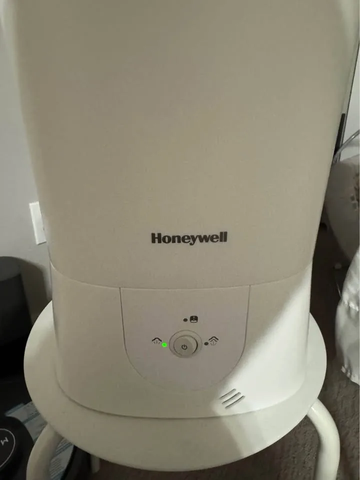 Honeywell HWM440WC Top-Fill Humidifier - photo 4