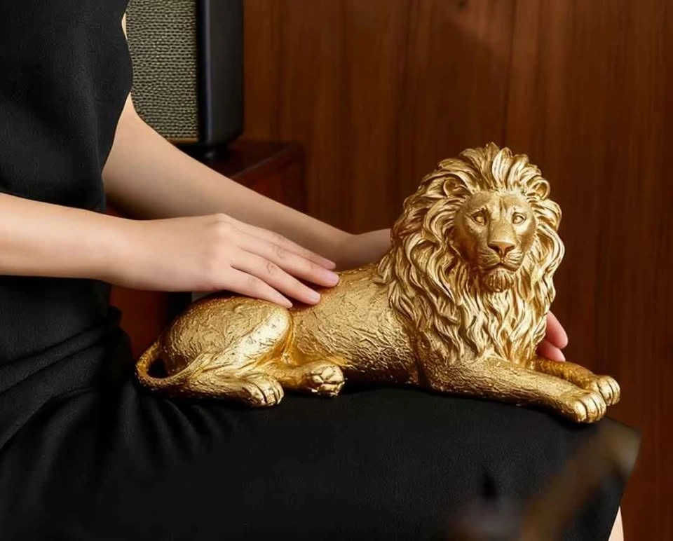 Vintage Style Resin Golden Lion Statue - photo 4