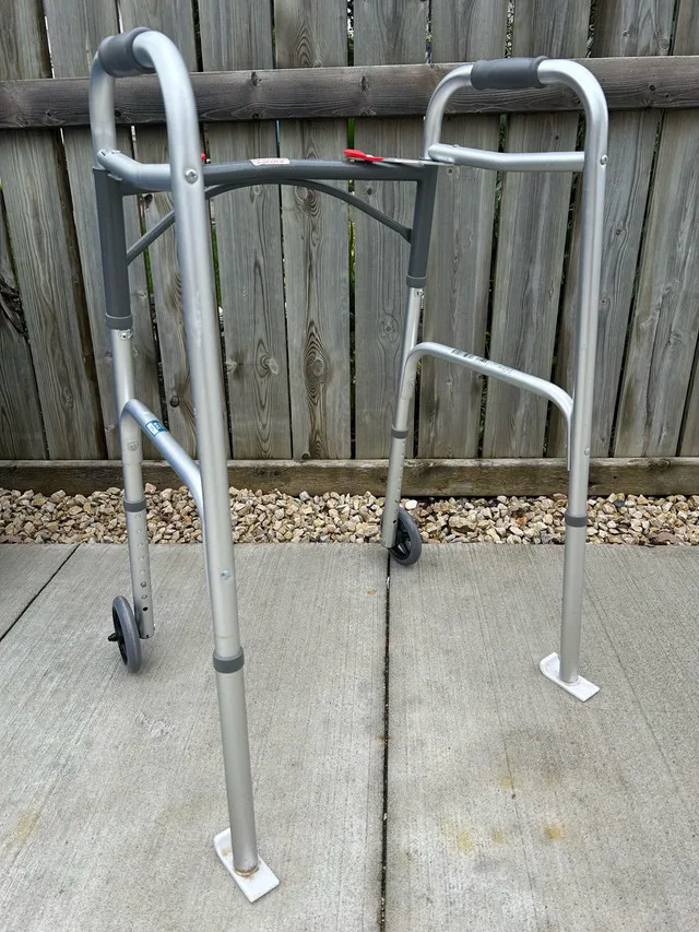 FOLDING ALUMINUM WALKER thumbnail