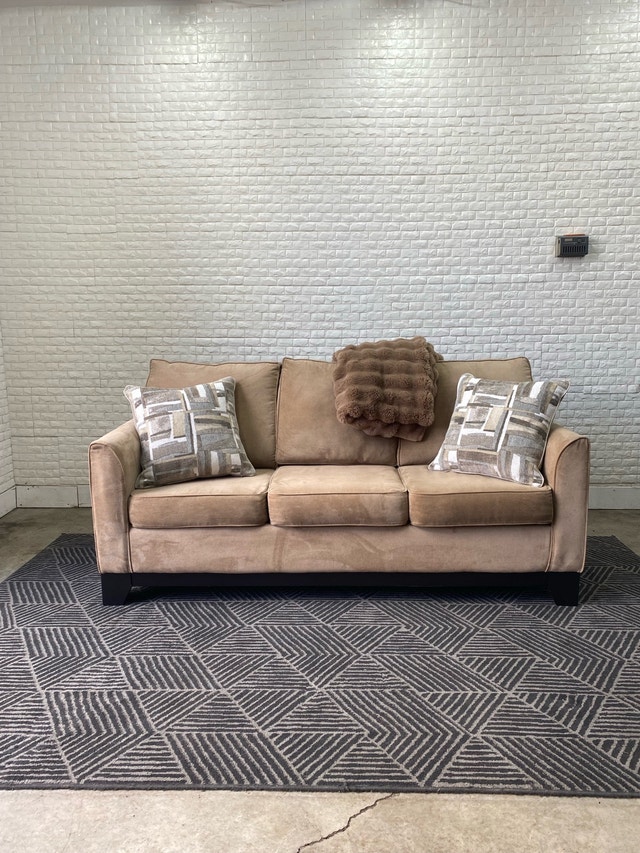 FREE DELIVERY Sofa