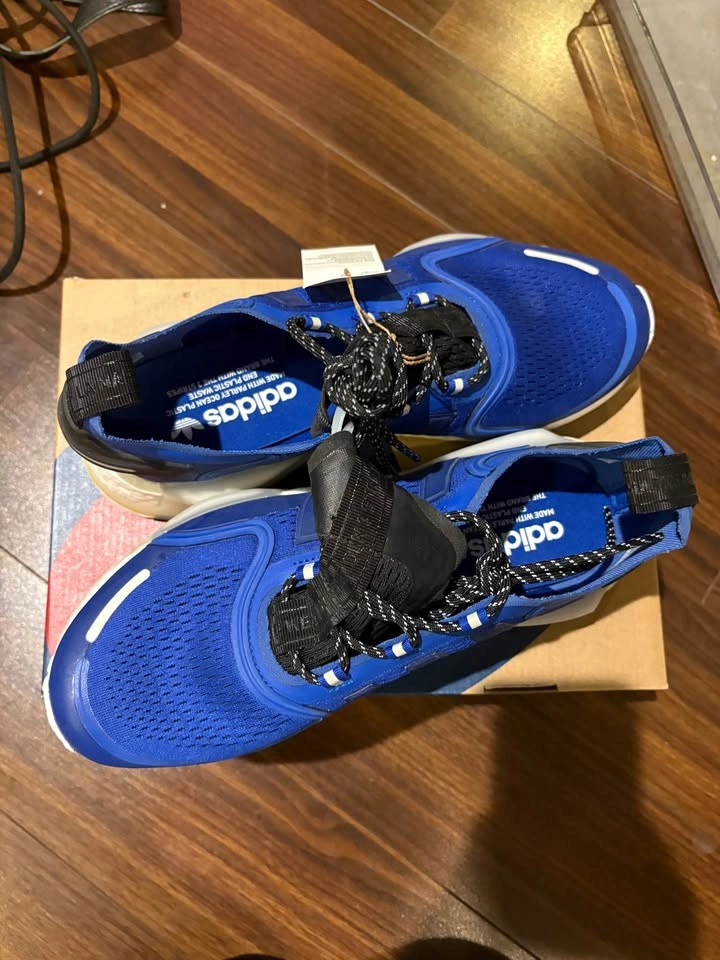 Adidas Running Shoes Size 9.5 - photo 2