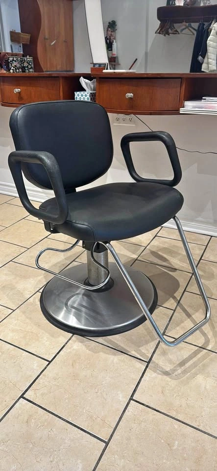 Black Leather Hydraulic Salon Chair Set (5 Chairs)