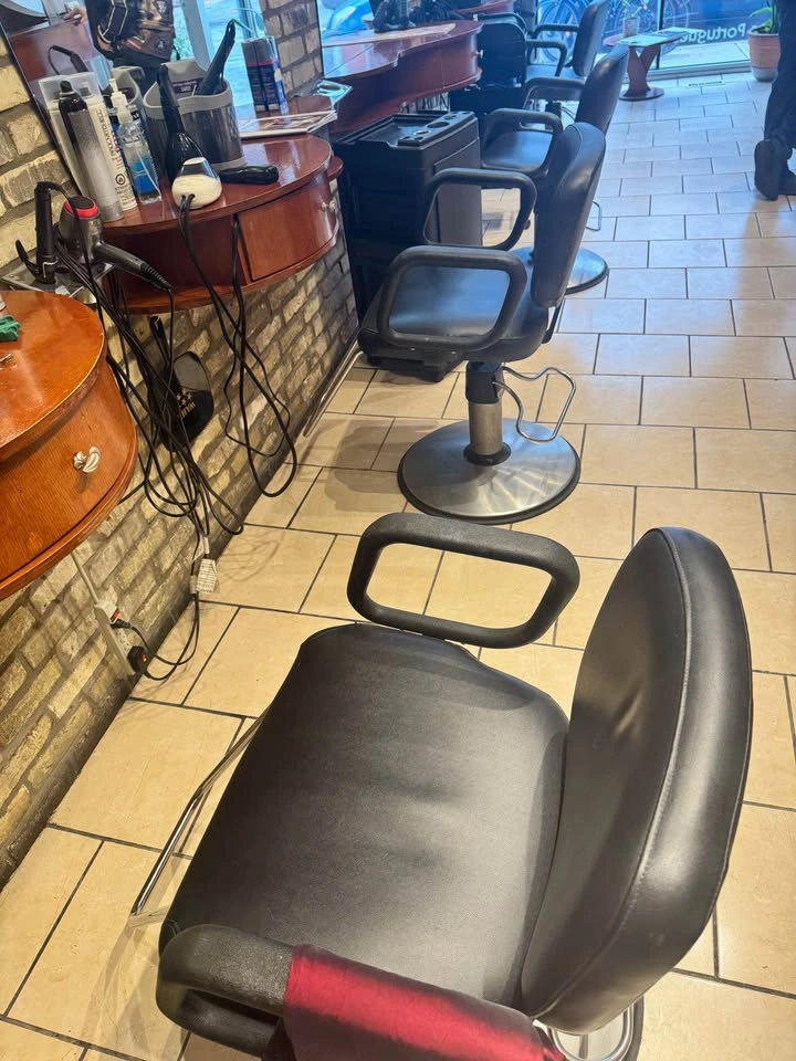Black Leather Hydraulic Salon Chair Set (5 Chairs) - photo 2
