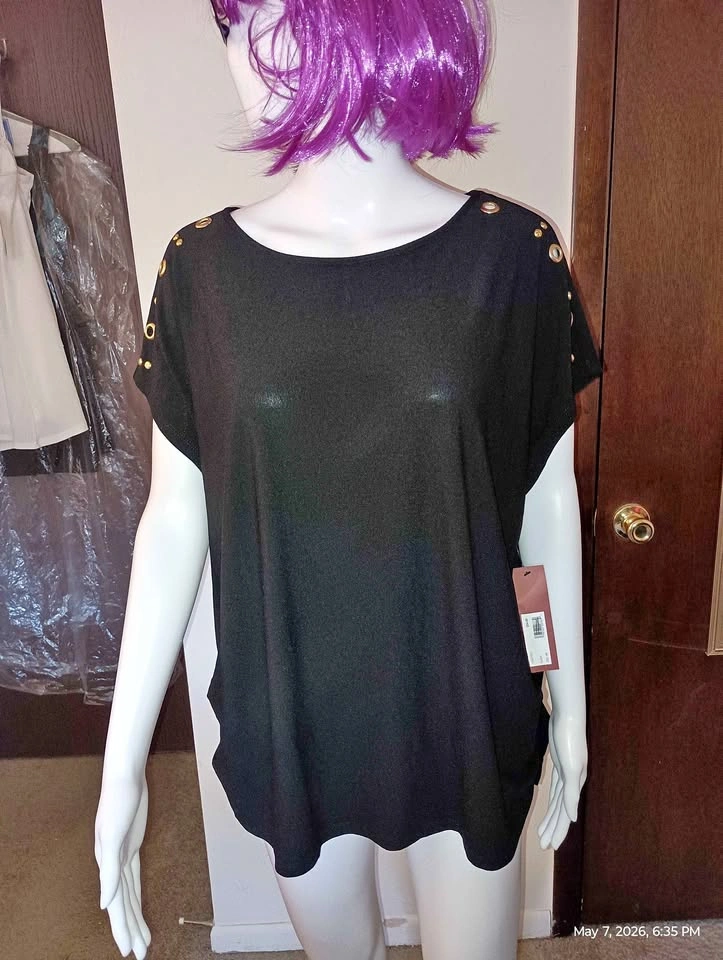 New with tags 1x woman's blouse