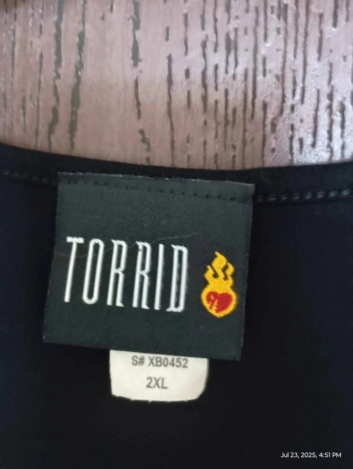 $8 Torrid Size 2XL Woman's Top - photo 2