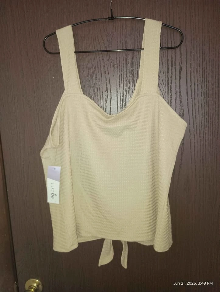 $8 Women's 3X Cream Tank Top NWT - photo 3