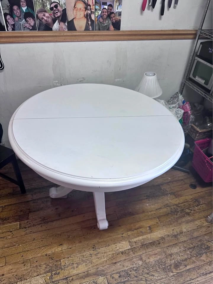 White Round Kitchen Table