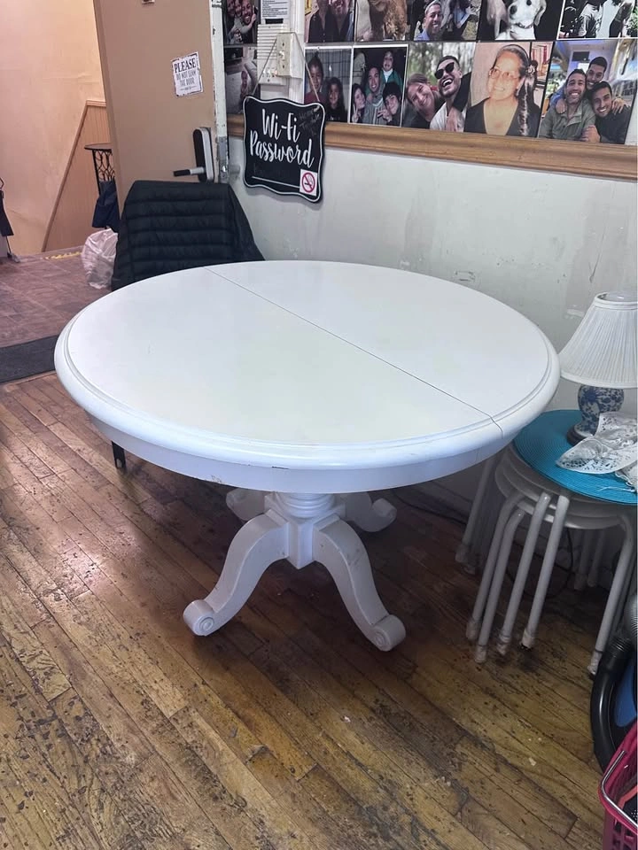 White Round Kitchen Table - photo 2