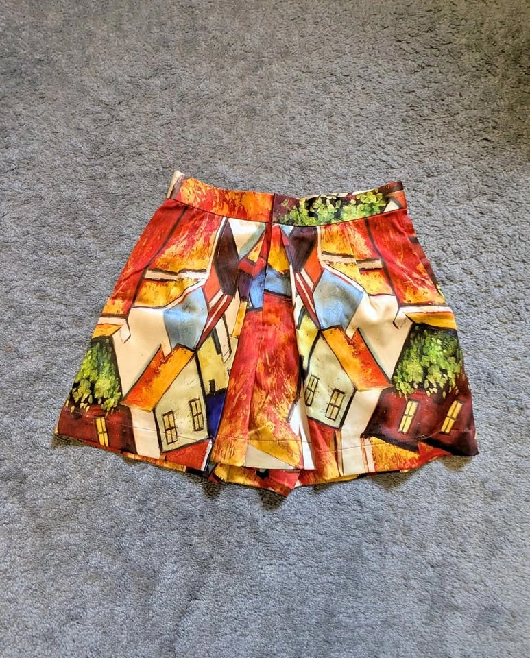 Artistic House Print Shorts Skort, XS/S