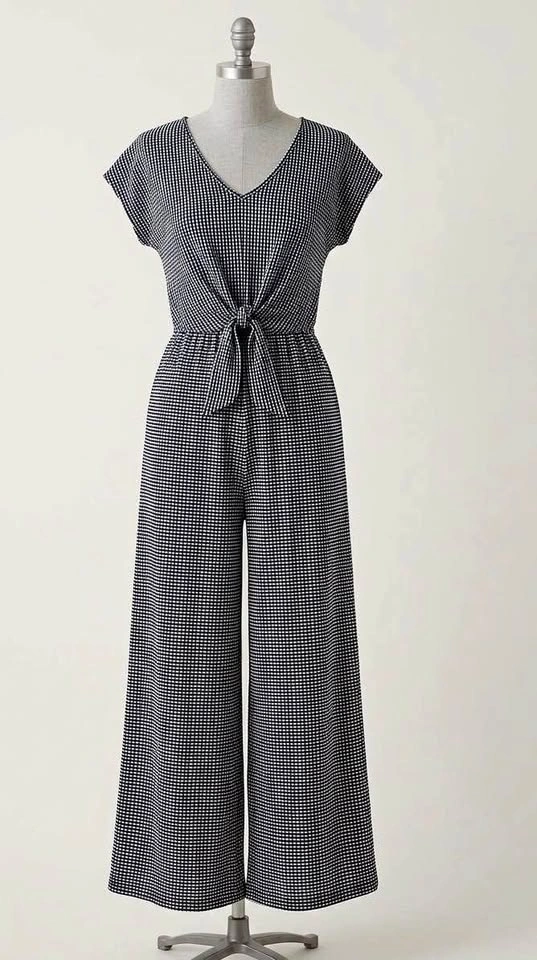 Women's Black and White Gingham Tie-Front Size Small