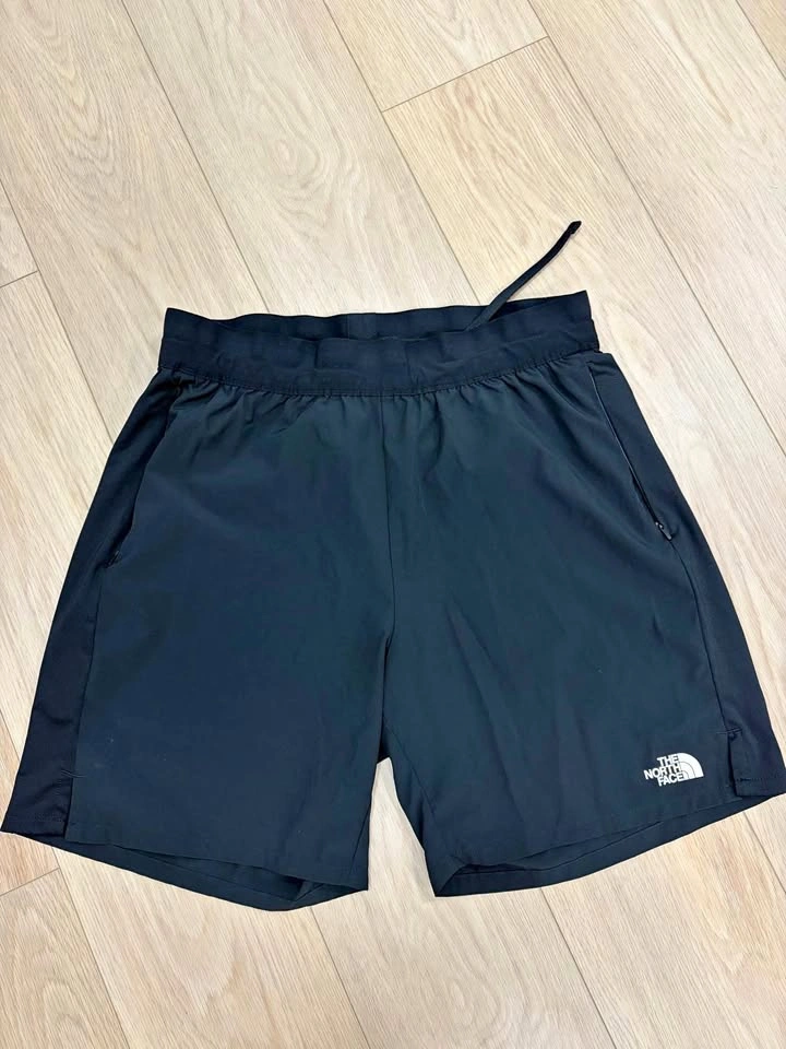 NWOT The North Face Men's Shorts with Zipper Pockets