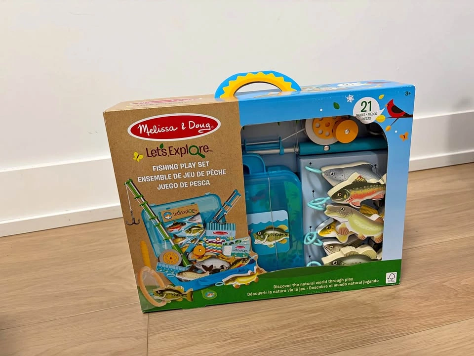 BNIB- Melissa&Doug fishing set