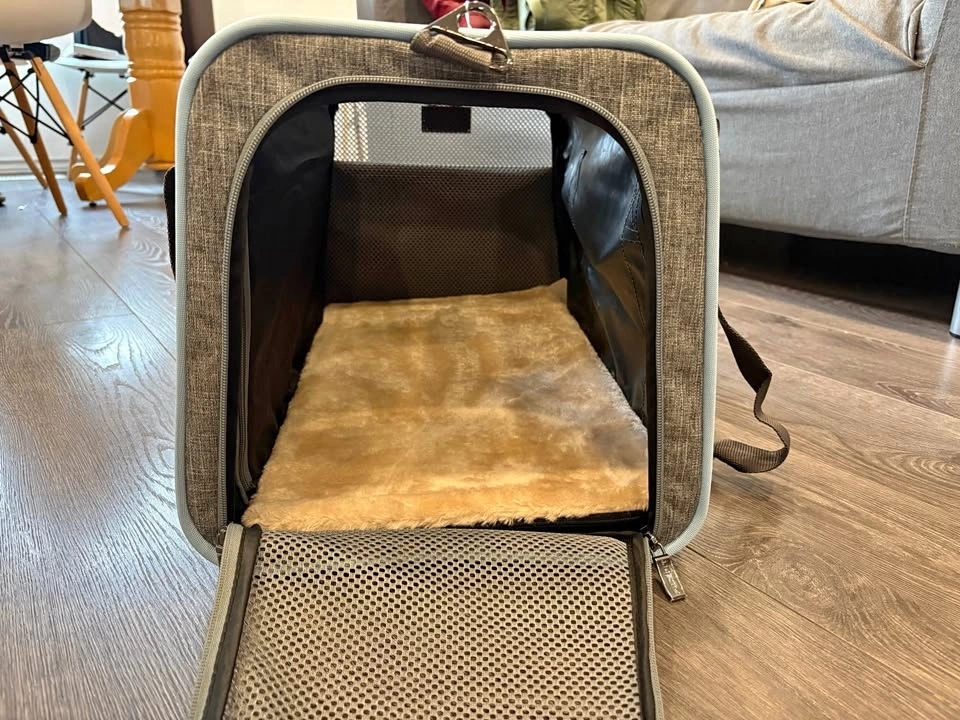 Petsfit Expandable Carrier: Cat & Dog, Airline