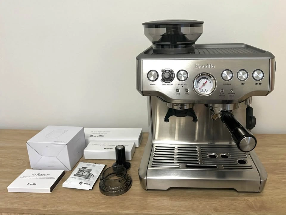 Breville Barista Express BES870XL - Used Only a Few Times - photo 3