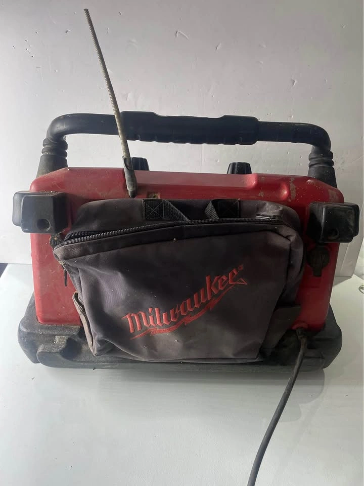 Milwaukee 49-24-0280 Heavy-Duty Job Site Radio Rockford Fosgate - photo 5