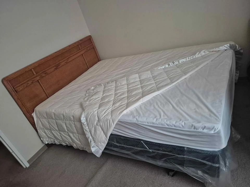 Give away Solid wood Bed frame, Dresser and Bedside Table!!! - photo 4