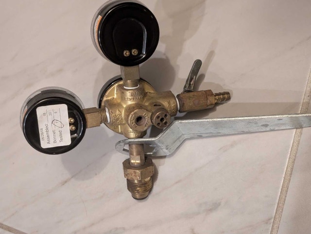 Beer gas regulator - photo 2