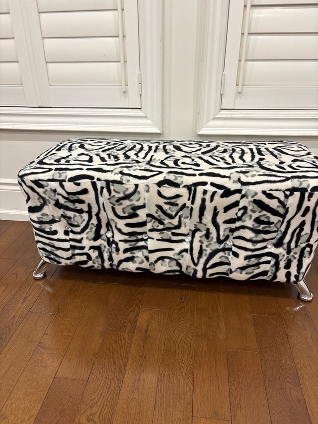 Zebra Print Ottoman - photo 2