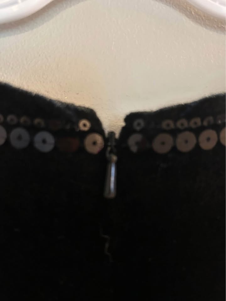 ELEGANT GIRLS SIZE 6X/7 DRESS - BLACK VELVET w/ SEQUINS - photo 3