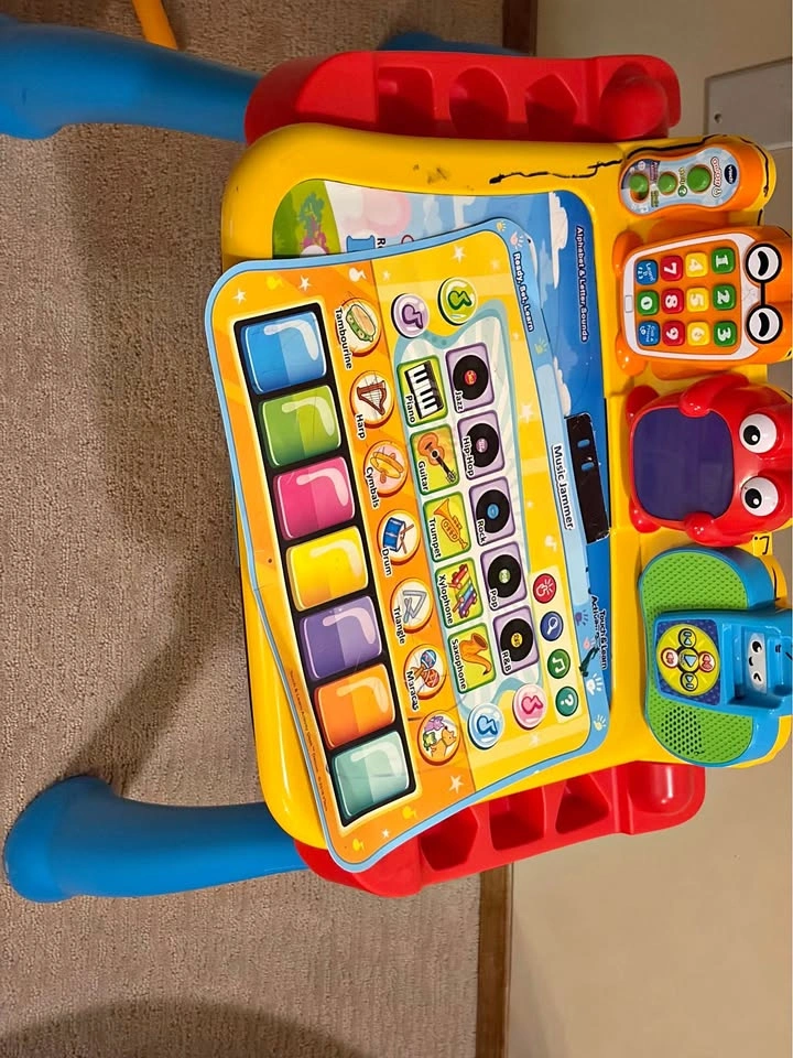 VTech Touch & Learn Activity Desk Deluxe