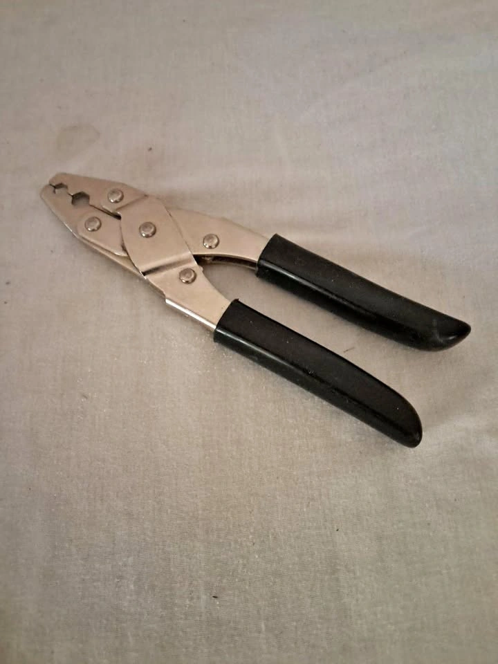 Coaxial Cable Crimper