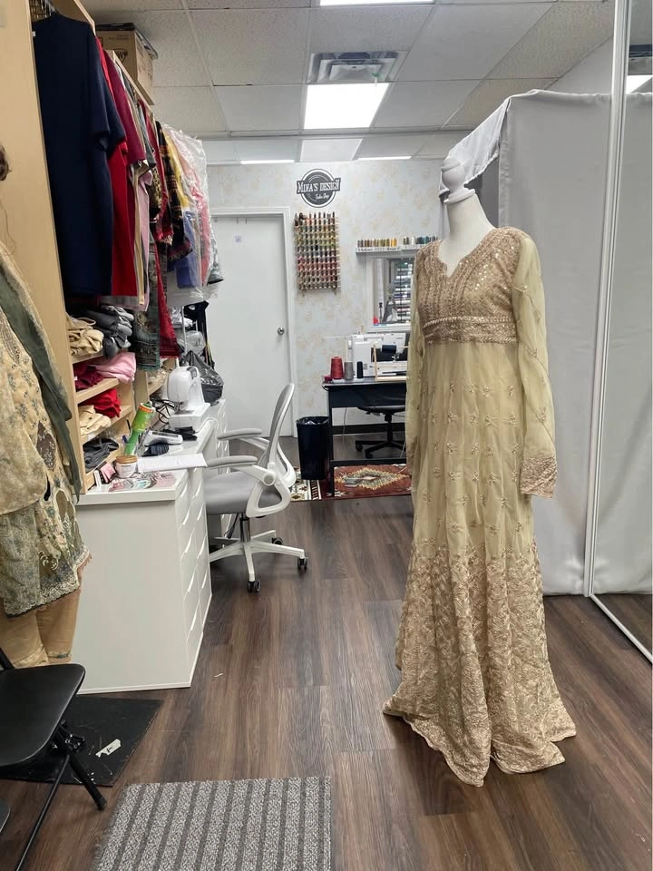 Custom Made Outfits & Dresses for Parties/Weddings - photo 5