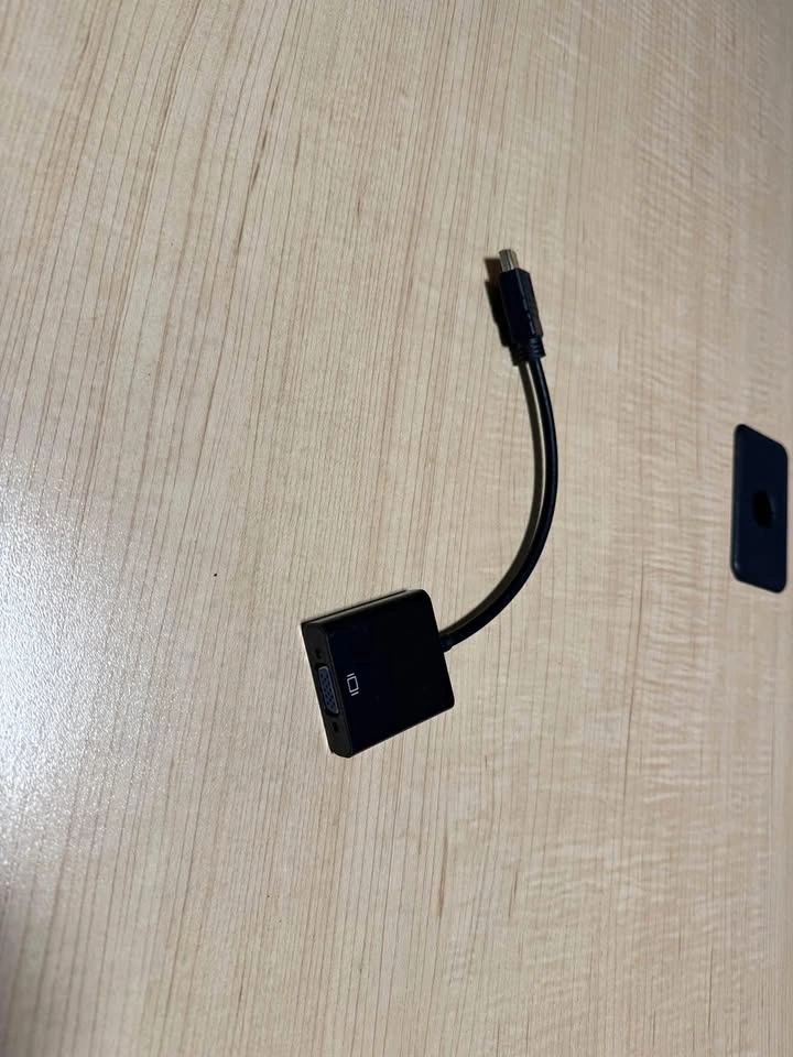 STAPLES Mini DisplayPort to VGA Adapter