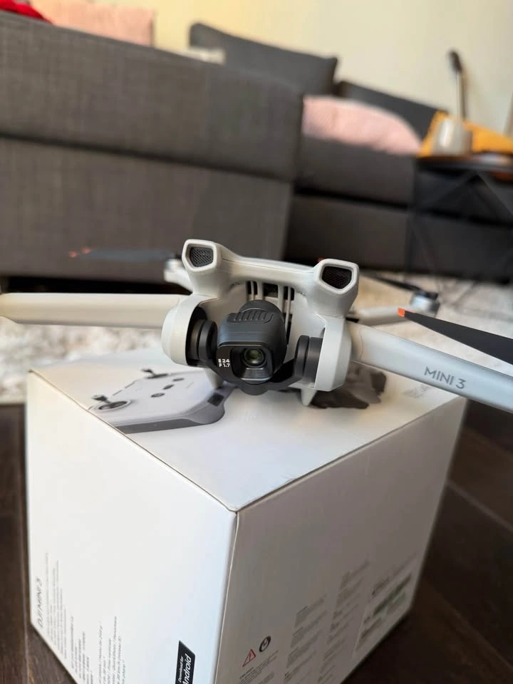 DJI Mini 3 with controller - Like New | Barely Used - photo 3