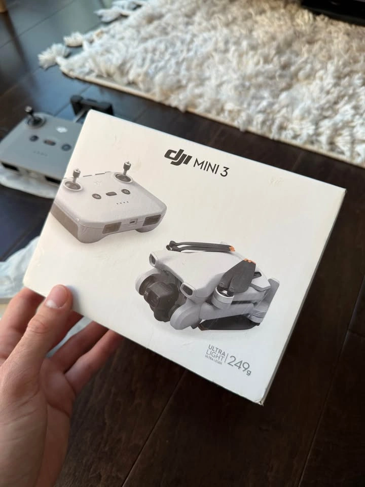 DJI Mini 3 with controller - Like New | Barely Used - photo 5