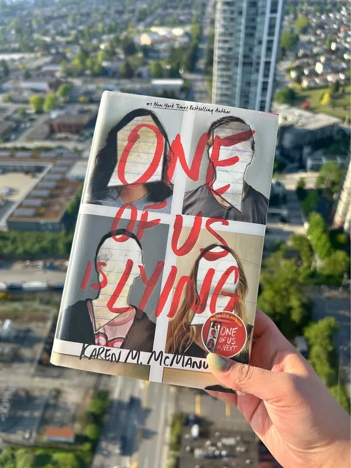 One of us is lying (hardcover)
