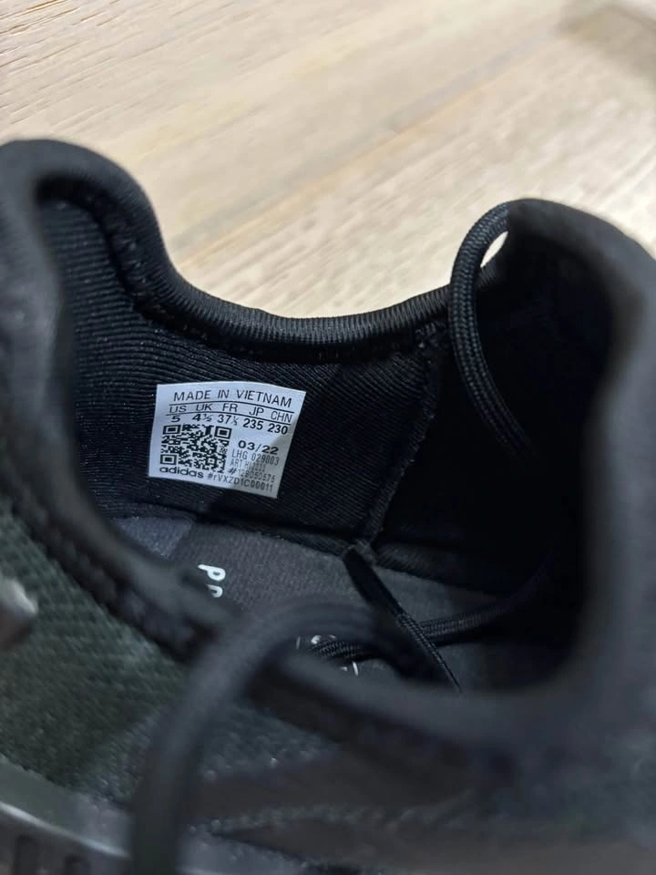 Brand new Adidas NMD sneakers/shoes - size 5 - photo 3
