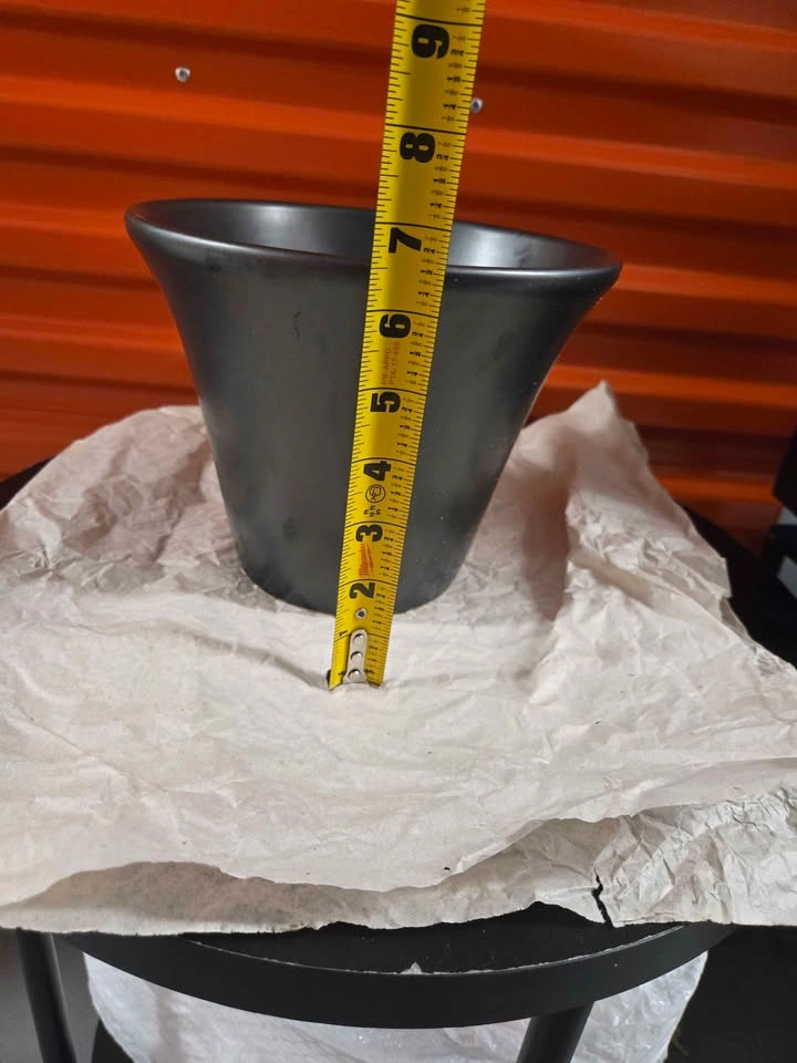 Black Planter Pot 8in - photo 3