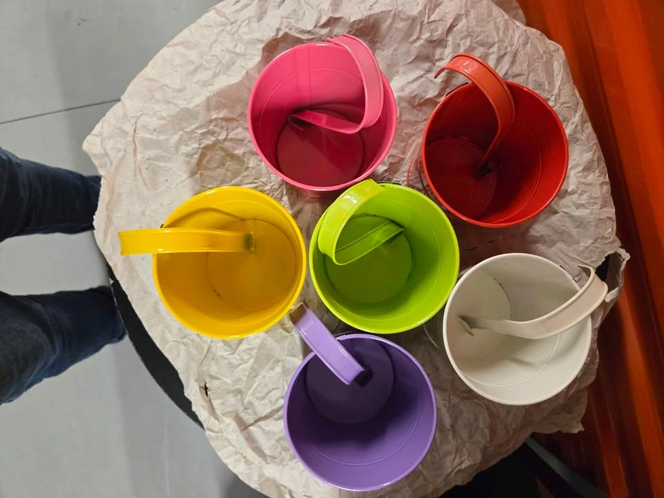 6 Colorful Metal Hanging Planters - photo 3