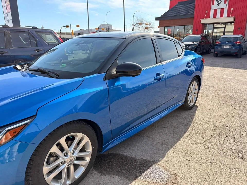 2021 Nissan Sentra SR - photo 2