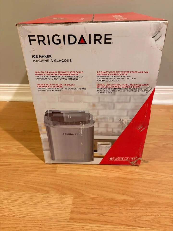 Frigidaire Ice Maker 26 lbs EFIC120-SS-SC - photo 2
