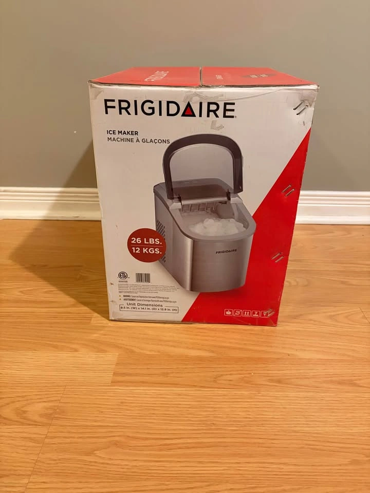 Frigidaire Ice Maker 26 lbs EFIC120-SS-SC - photo 3