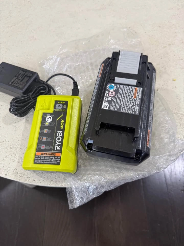 New Ryobi 40V 4.0 Ah Battery and Charger - photo 3