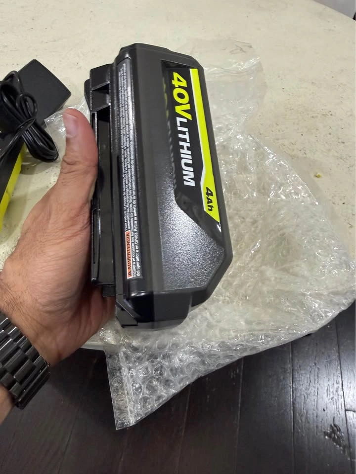 New Ryobi 40V 4.0 Ah Battery and Charger - photo 4