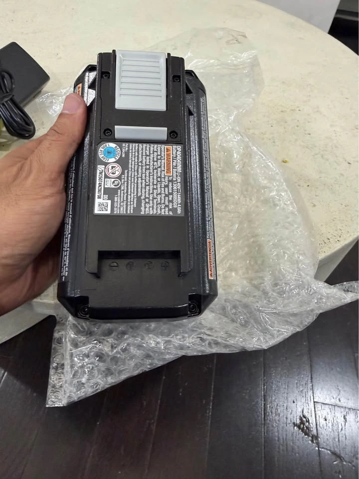 New Ryobi 40V 4.0 Ah Battery and Charger - photo 5