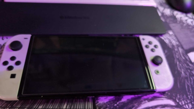 OLED Nintendo Switch - photo 3